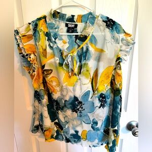 DKNY short sleeve blouse with tie front size large